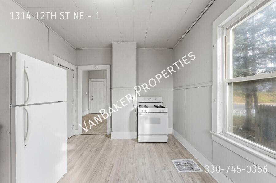 Apartment for rent at 1314 12th St NE #2, Canton, OH 44705