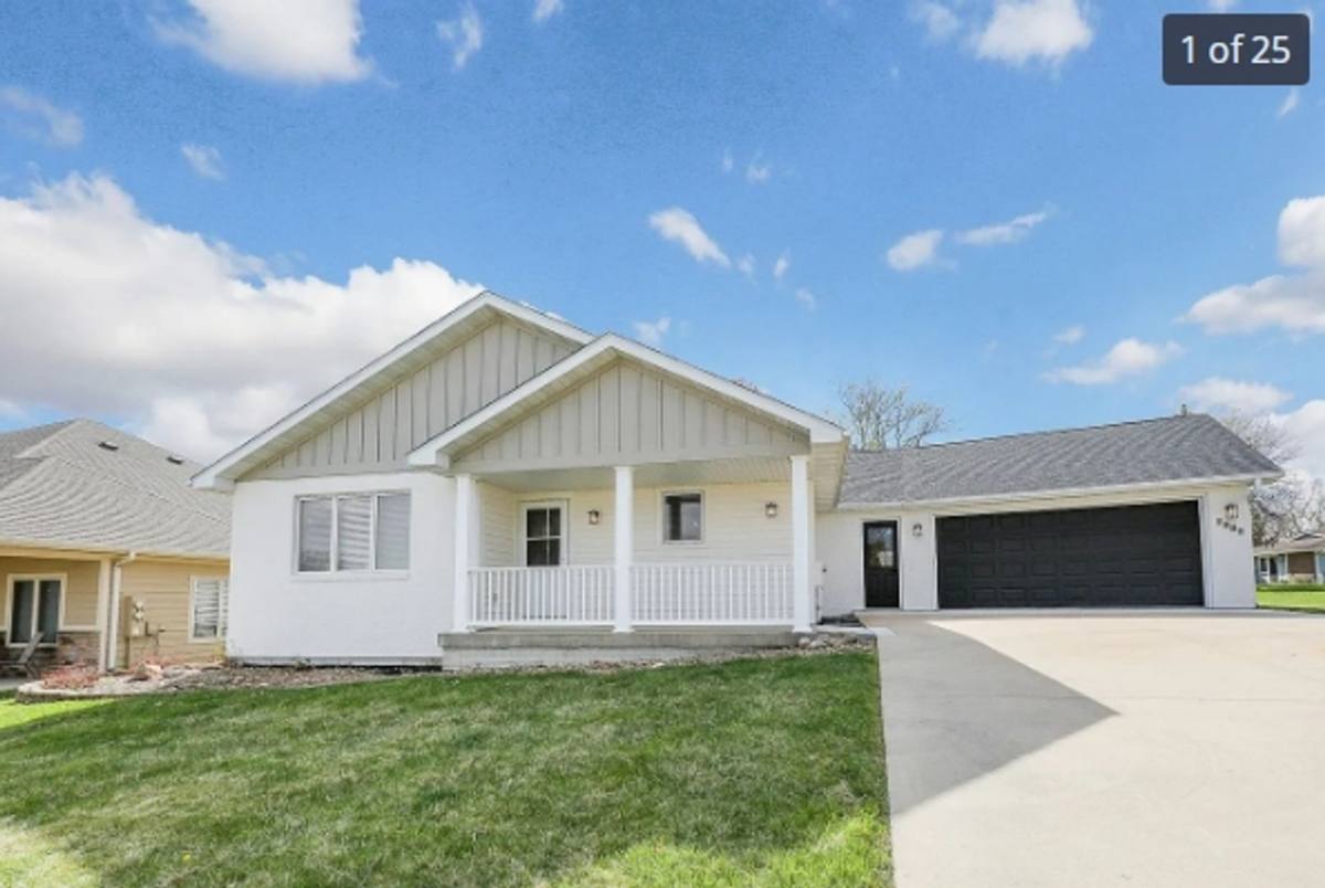 House for rent at 1009 E 6th St, Pella, IA 50219