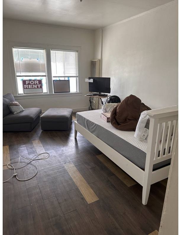 Apartment for rent at 3331 W 54th St #5, Los Angeles, CA 90043