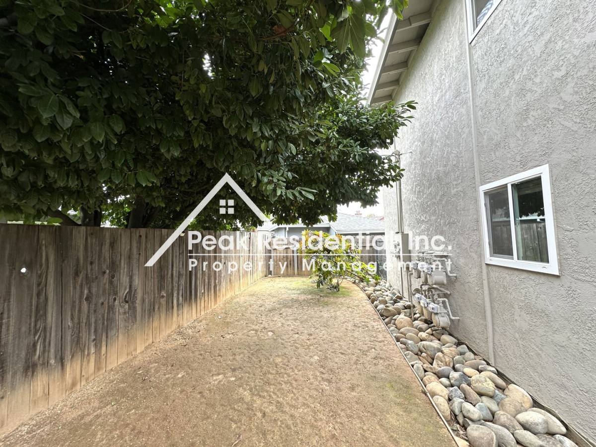 Apartment for rent at 1025 35th Ave, Sacramento, CA 95822