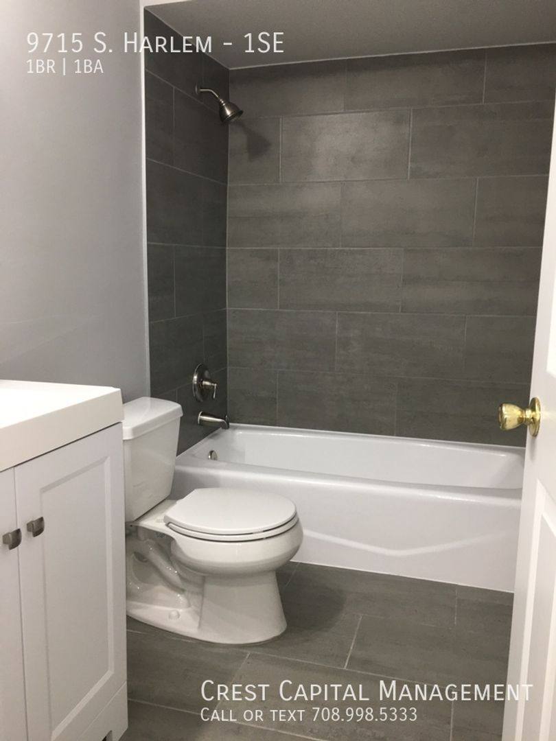 Apartment for rent at 9700-02 Nottingham Ave, Chicago Ridge, IL 60415
