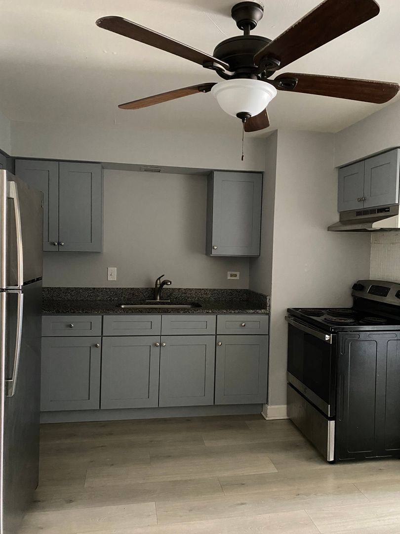 Apartment for rent at 9700-02 Nottingham Ave, Chicago Ridge, IL 60415