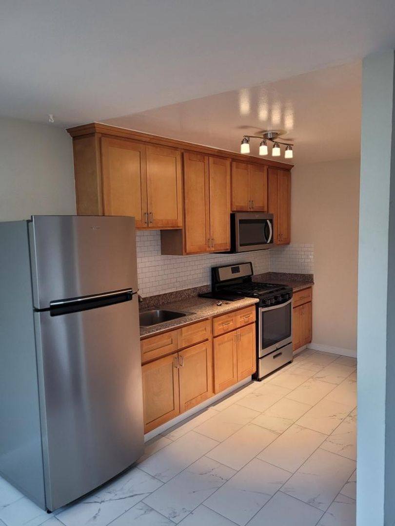 Apartment for rent at 25401 Cypress Ave, Hayward, CA 94544