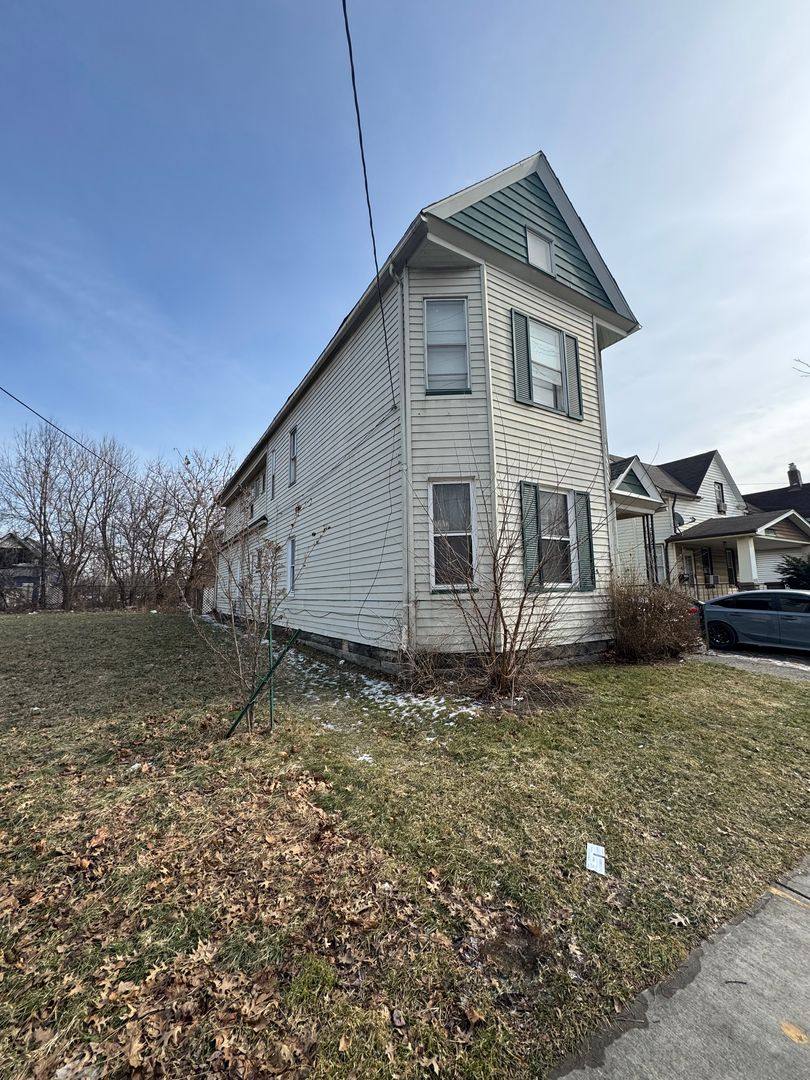 Apartment for rent at 3821 E 55th St, Cleveland, OH 44105