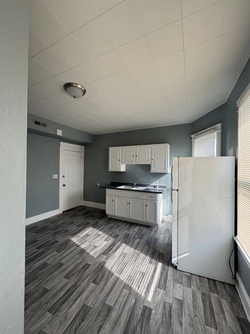 Apartment for rent at 3821 E 55th St, Cleveland, OH 44105