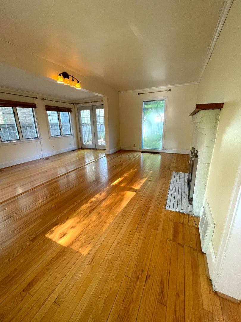House for rent at 1404 E Park Place, Ann Arbor, MI 48104