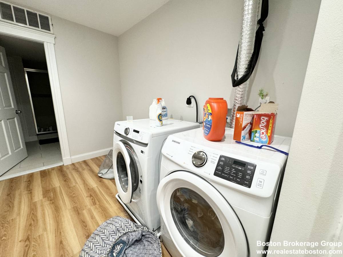 Apartment for rent at 7 Grant St #1, Dorchester, MA 02125