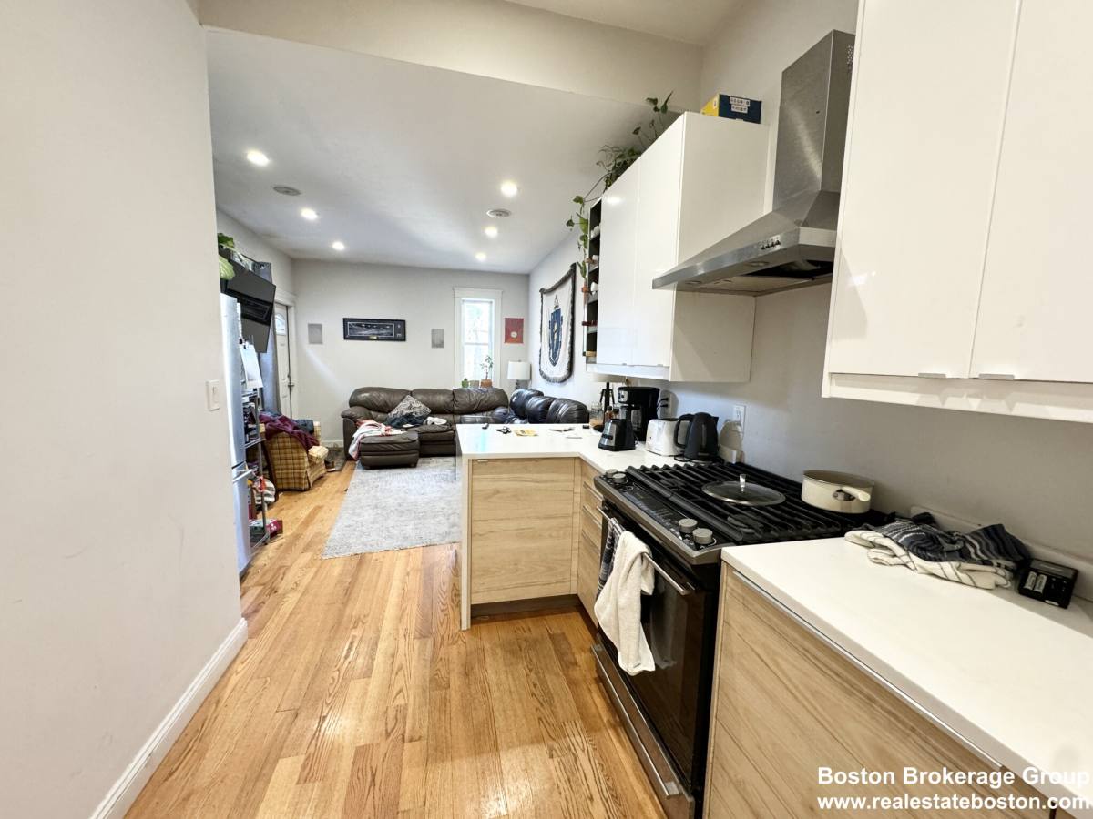 Apartment for rent at 7 Grant St #1, Dorchester, MA 02125