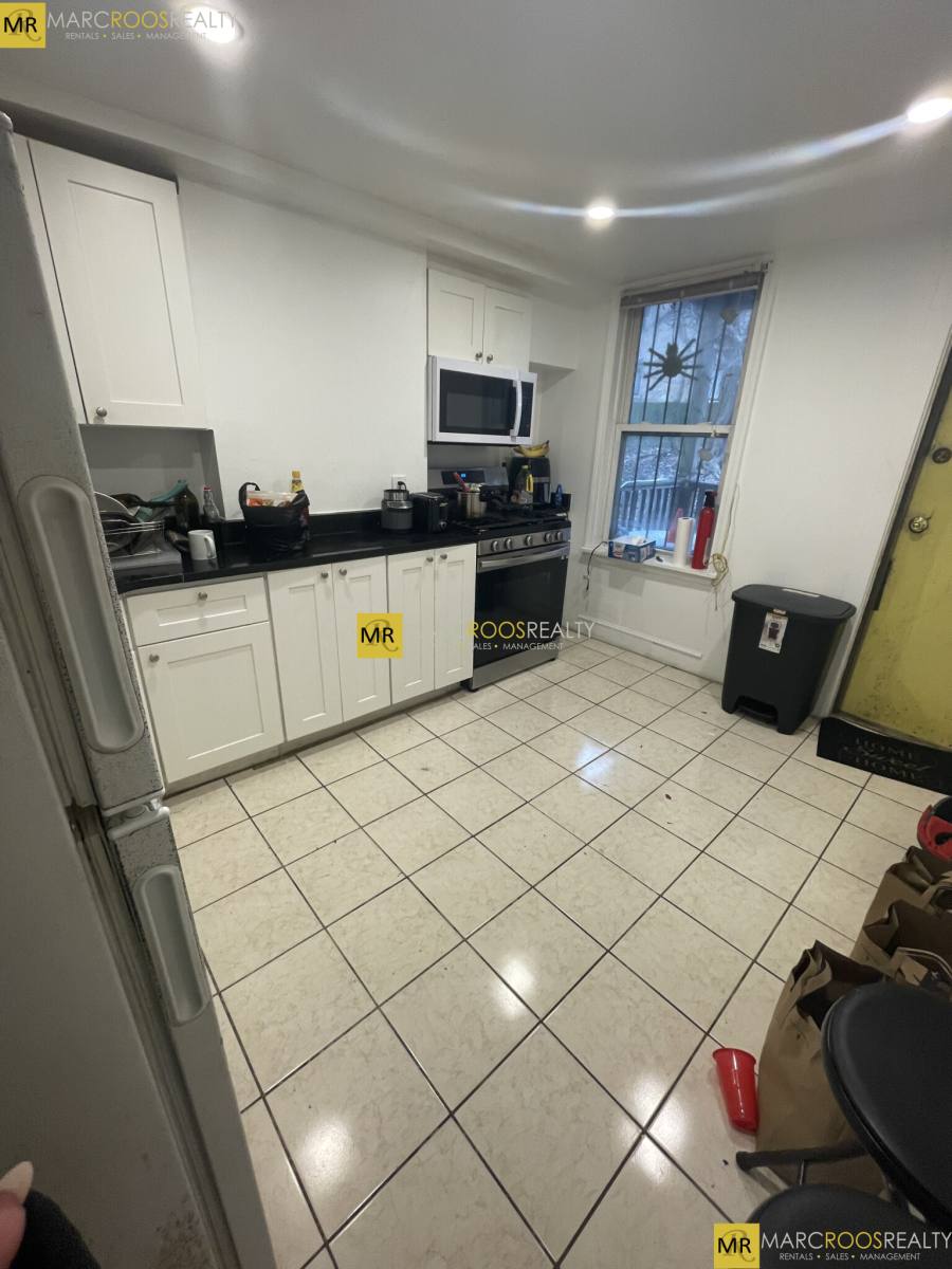 House for rent at 848 Huntington Ave #2, Boston, MA 02115