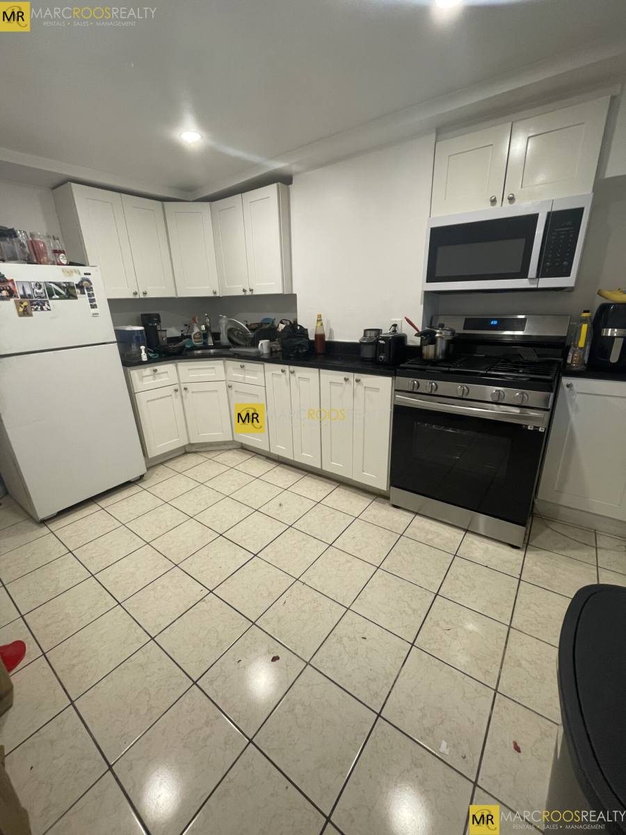 House for rent at 848 Huntington Ave #2, Boston, MA 02115