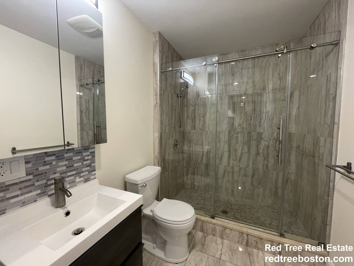 Apartment for rent at 1616 Beacon St #3, Brookline, MA 02446