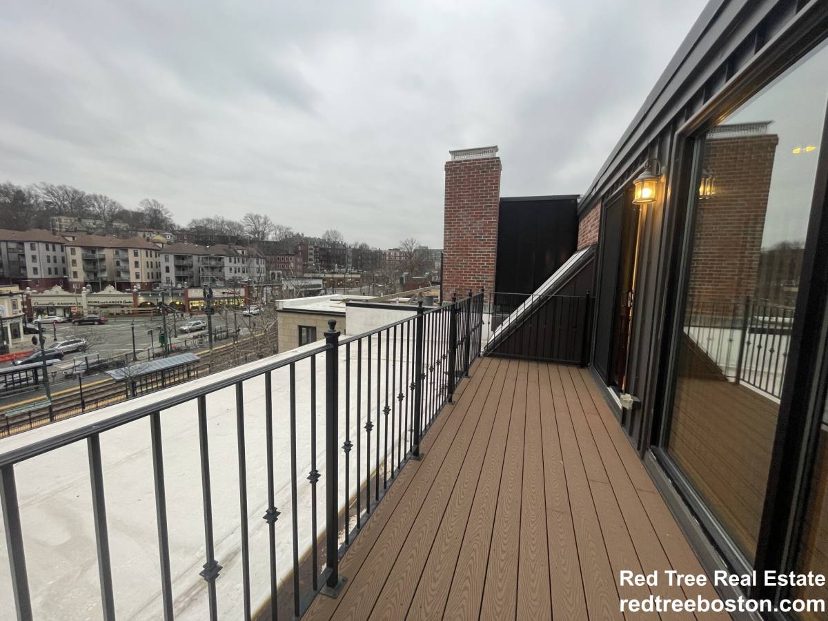Apartment for rent at 1616 Beacon St #3, Brookline, MA 02446