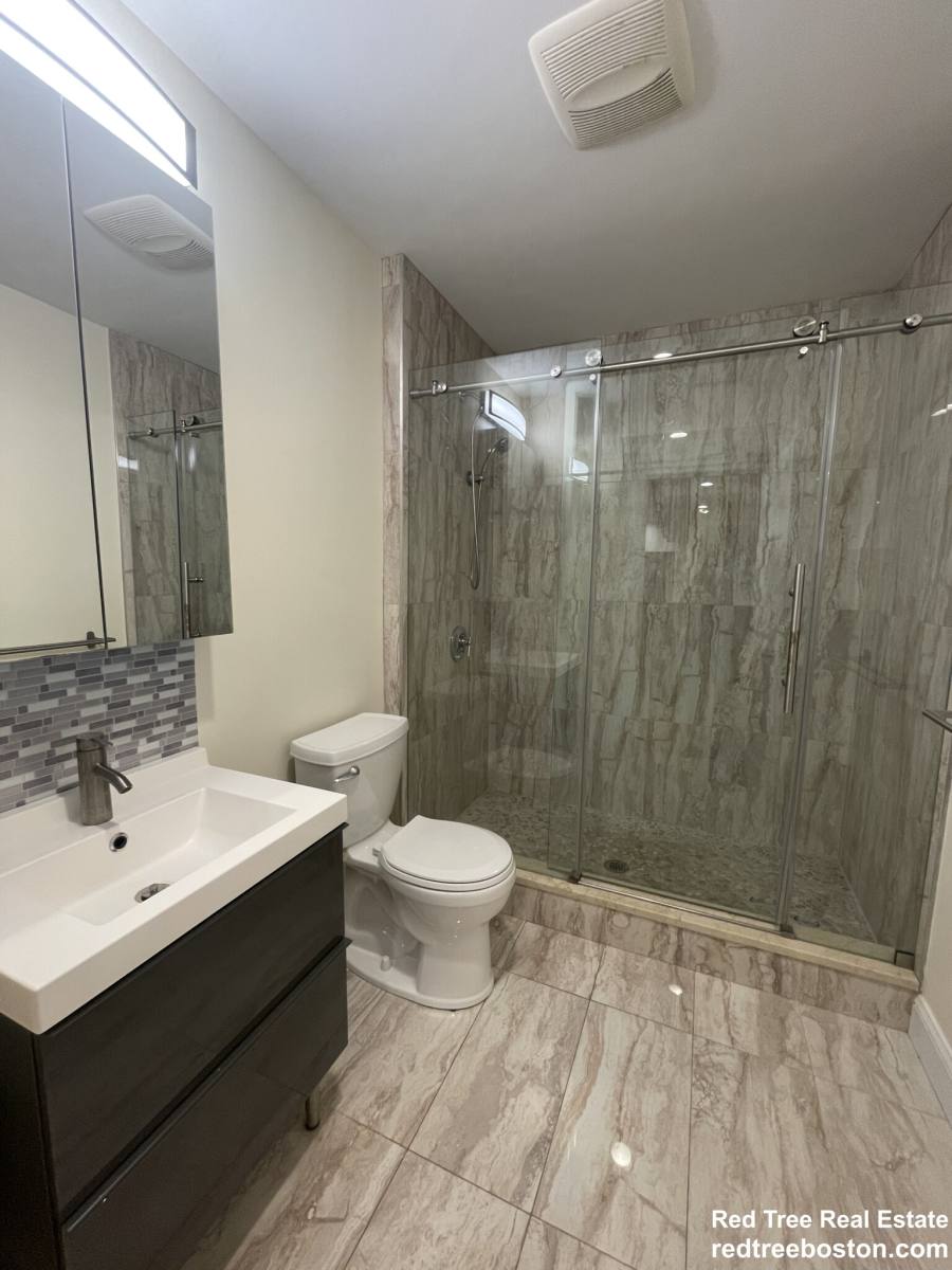 Apartment for rent at 1616 Beacon St #3, Brookline, MA 02446