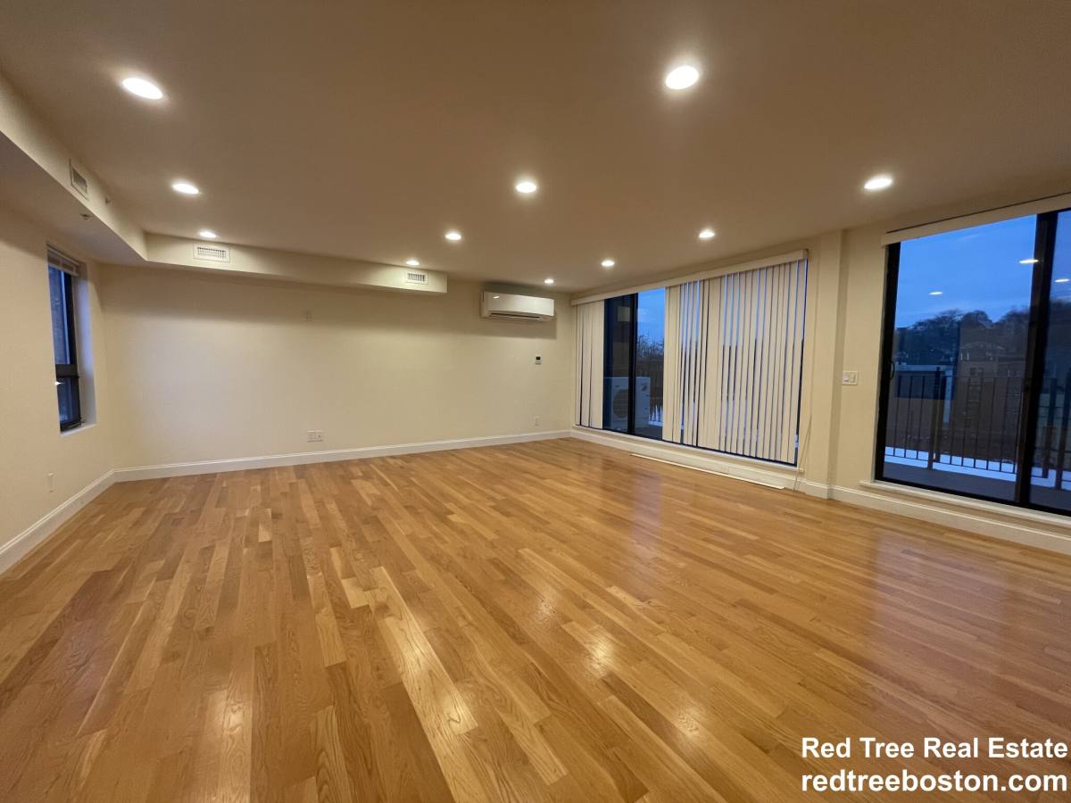 Apartment for rent at 1616 Beacon St #3, Brookline, MA 02446