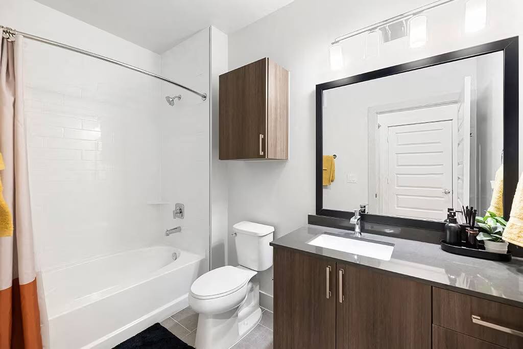 Apartment for rent at 111 W 6th St, Houston, TX 77007