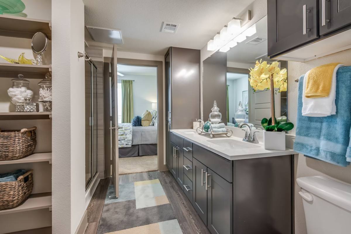 Apartment for rent at 300 Enclave Dr #EAWL, Conroe, TX 77384