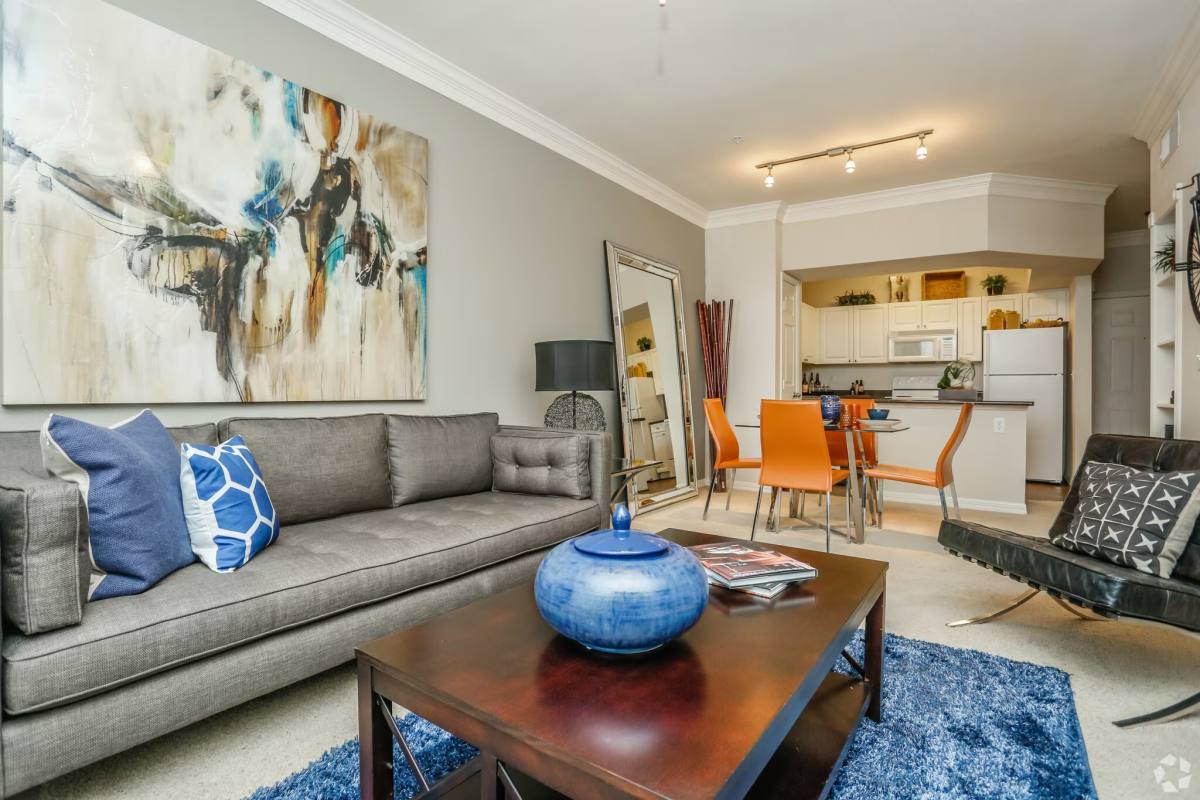 Apartment for rent at 616 Memorial Heights Dr #EAMH, Houston, TX 77007