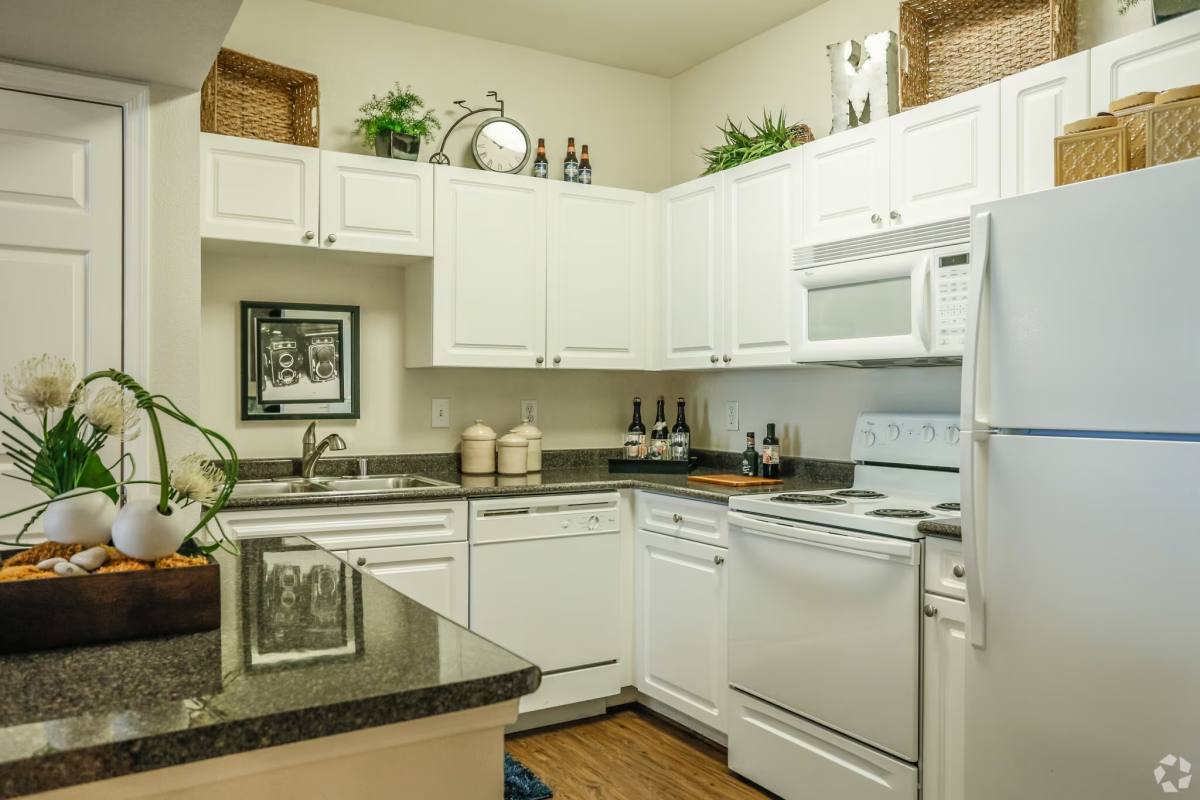Apartment for rent at 616 Memorial Heights Dr #EAMH, Houston, TX 77007