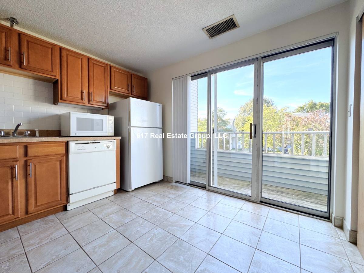 Apartment for rent at 142 N Beacon St #A4, Brighton, MA 02135