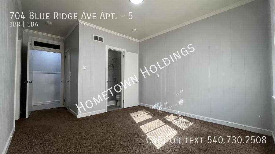 Apartment for rent at 704 Blue Ridge Ave #5, Bedford, VA 24523