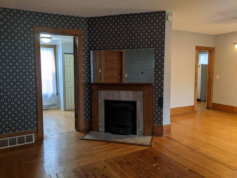 Apartment for rent at 1021 Ames St #1, Saginaw, MI 48602