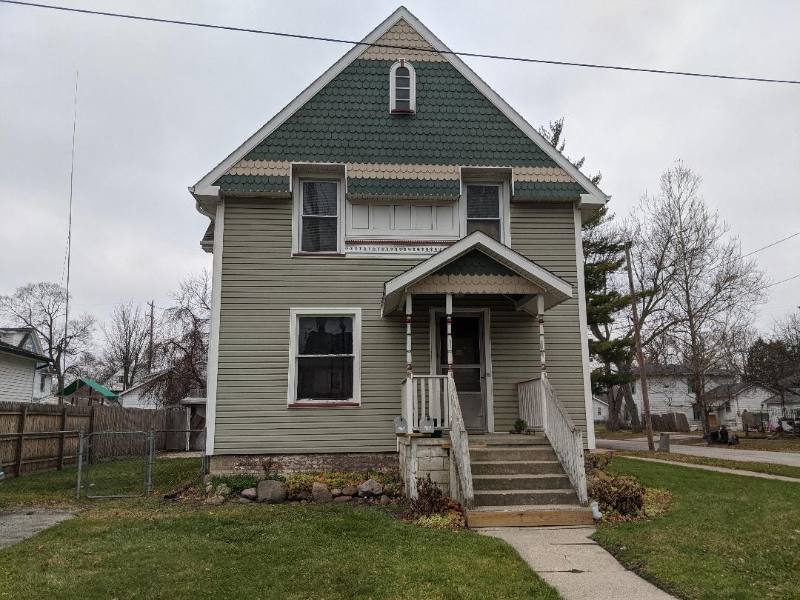 Apartment for rent at 1021 Ames St #1, Saginaw, MI 48602