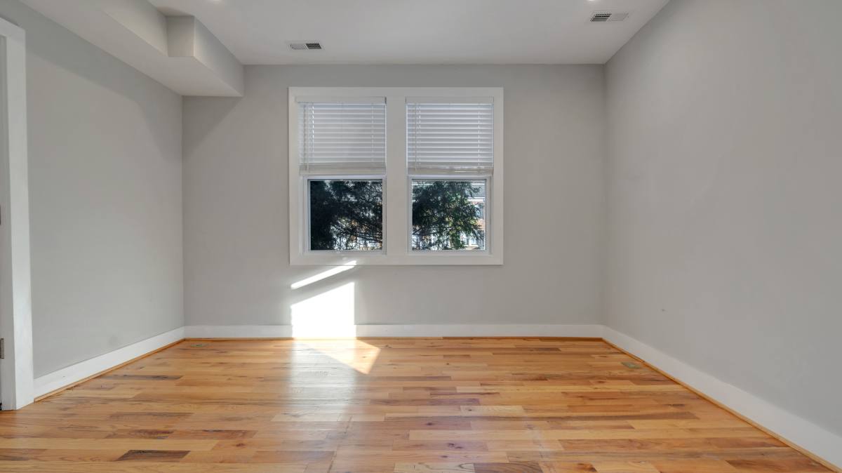 Apartment for rent at 1911 M St NE #1, Washington, DC 20002