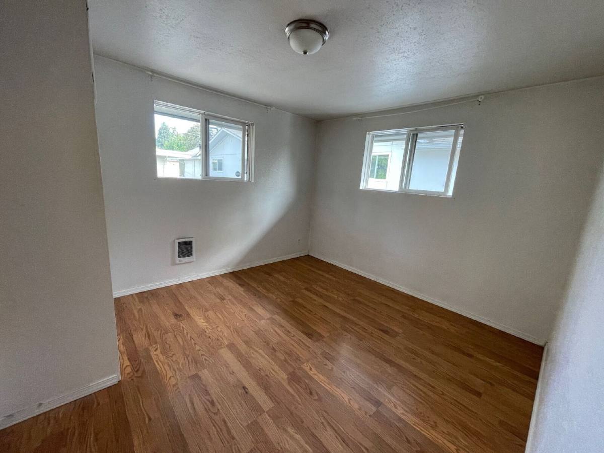 Apartment for rent at 1911 Kincaid St #3, Eugene, OR 97405