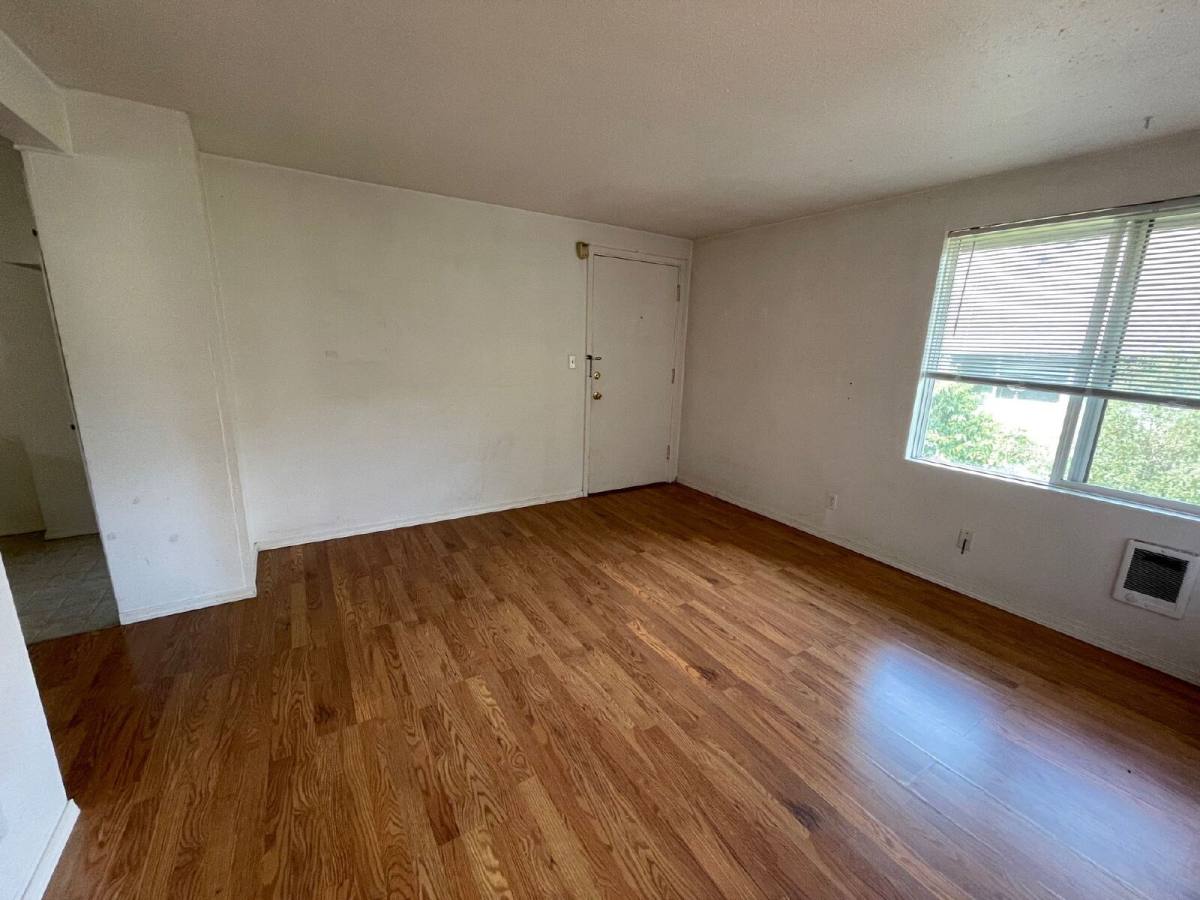 Apartment for rent at 1911 Kincaid St #3, Eugene, OR 97405