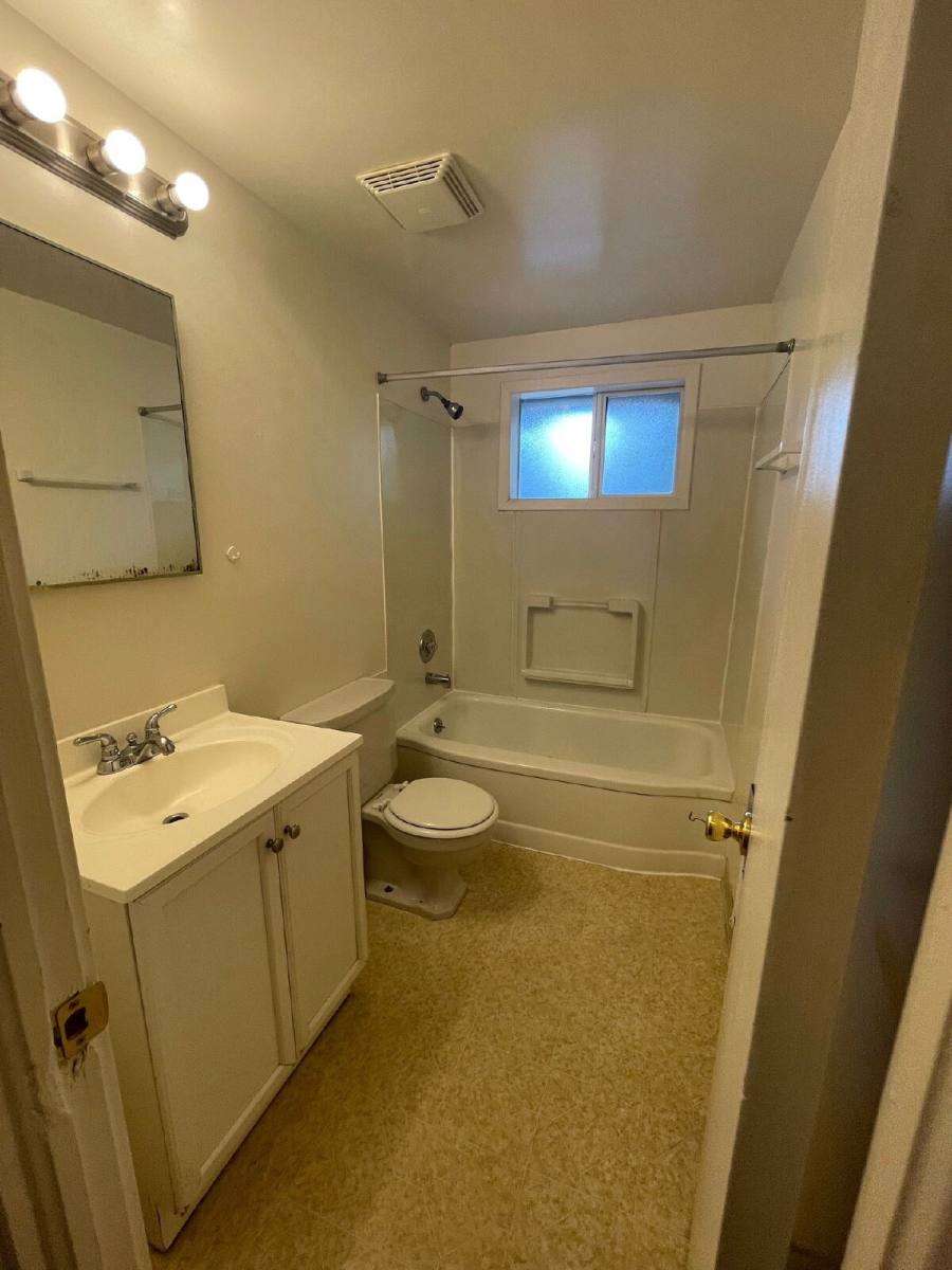 Apartment for rent at 1911 Kincaid St #4, Eugene, OR 97405