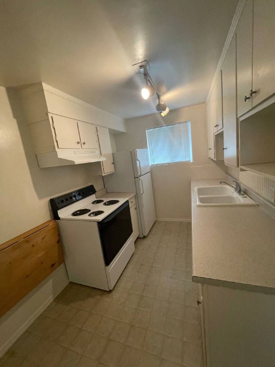 Apartment for rent at 1911 Kincaid St #4, Eugene, OR 97405
