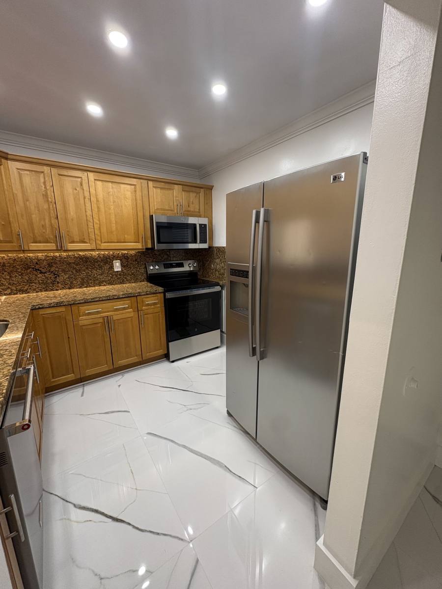 Apartment for rent at 7707 Camino Real, Miami, FL 33143