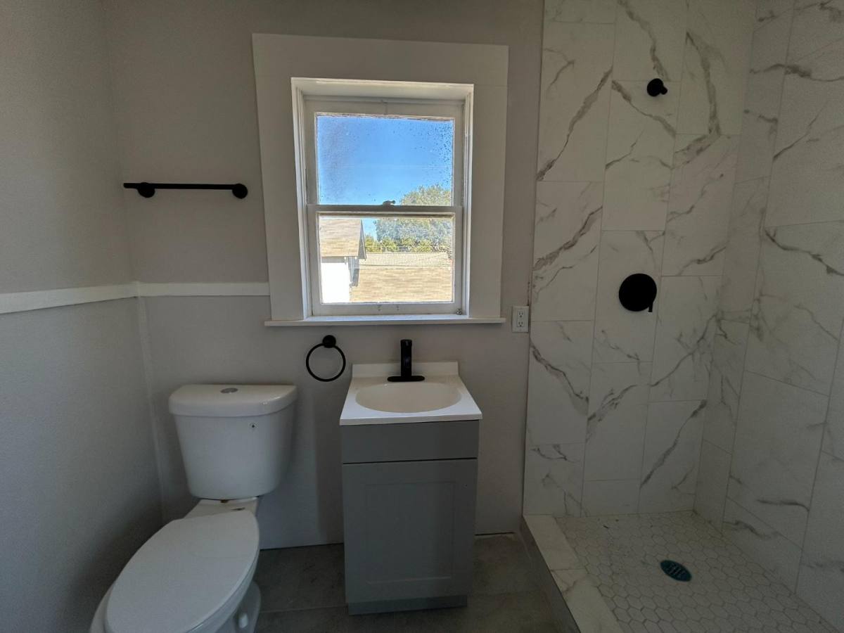 Apartment for rent at 329 Hot Wells Blvd #R, San Antonio, TX 78223