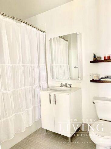 Apartment for rent at 4545 Center Blvd #3502, Long Island City, NY 11109