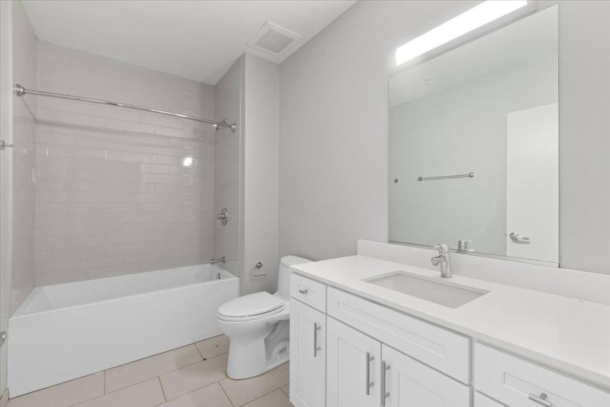 Apartment for rent at 1900 W Lawrence #219, Chicago, IL 60640