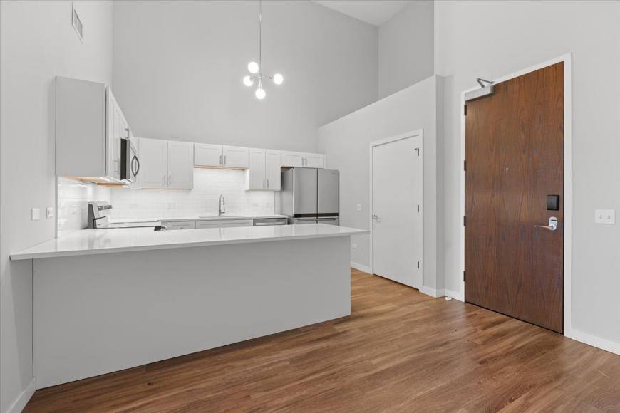 Apartment for rent at 1900 W Lawrence #219, Chicago, IL 60640