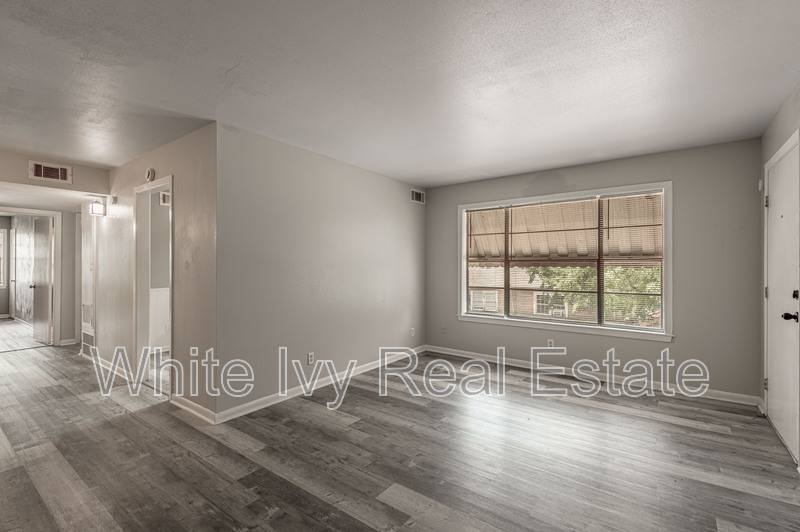 Apartment for rent at 818 University Ave #7, Huntsville, TX 77320