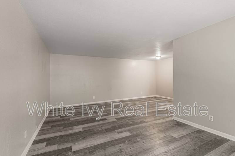 Apartment for rent at 818 University Ave #7, Huntsville, TX 77320