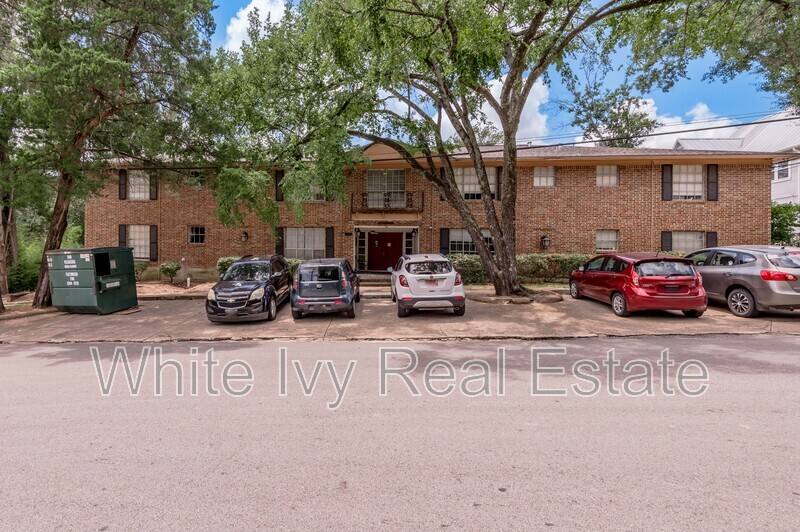Apartment for rent at 818 University Ave #7, Huntsville, TX 77320