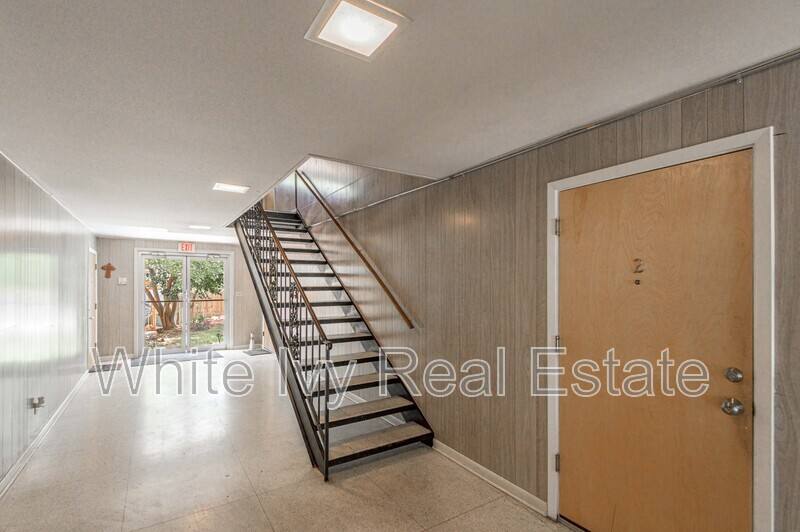 Apartment for rent at 818 University Ave #7, Huntsville, TX 77320