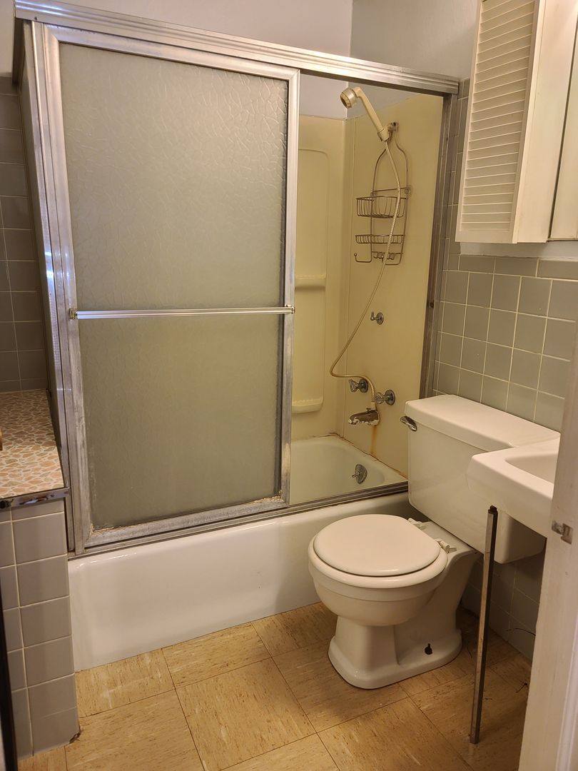 Apartment for rent at 503 W Green St, Urbana, IL 61801