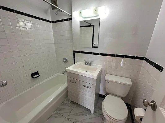 Apartment for rent at 3255 Randall Ave #4F, Bronx, NY 10465