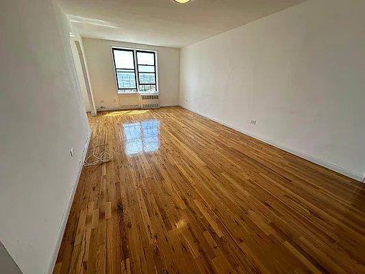 Apartment for rent at 3255 Randall Ave #4F, Bronx, NY 10465