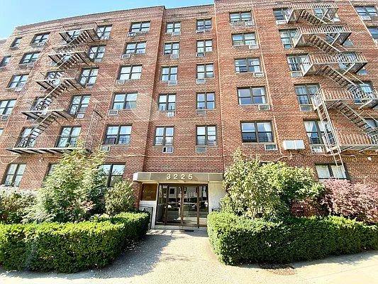 Apartment for rent at 3225 Johnson Ave #6F, Bronx, NY 10463