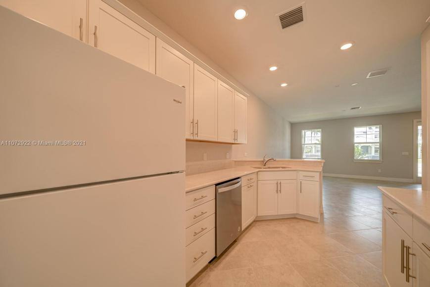 Townhouse for rent at 1280 Eucalyptus Dr, Hollywood, FL 33020