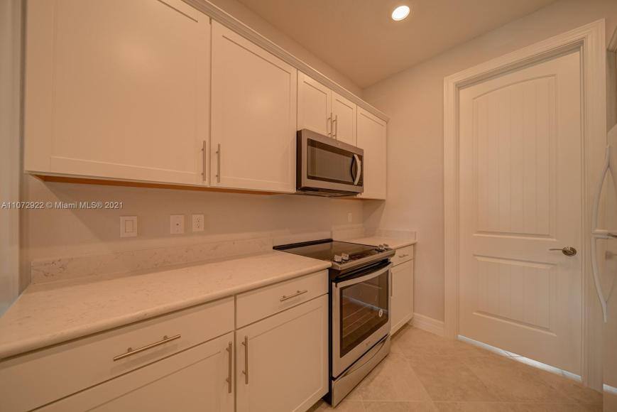 Townhouse for rent at 1280 Eucalyptus Dr, Hollywood, FL 33020