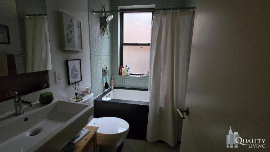 Apartment for rent at 75 W 71st St #1D, New York, NY 10023