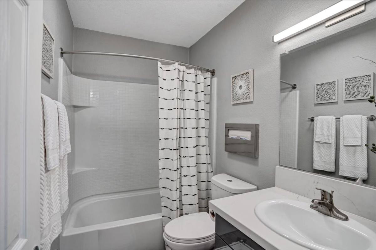Apartment for rent at 120 S Grand Ave, Anaheim, CA 92804