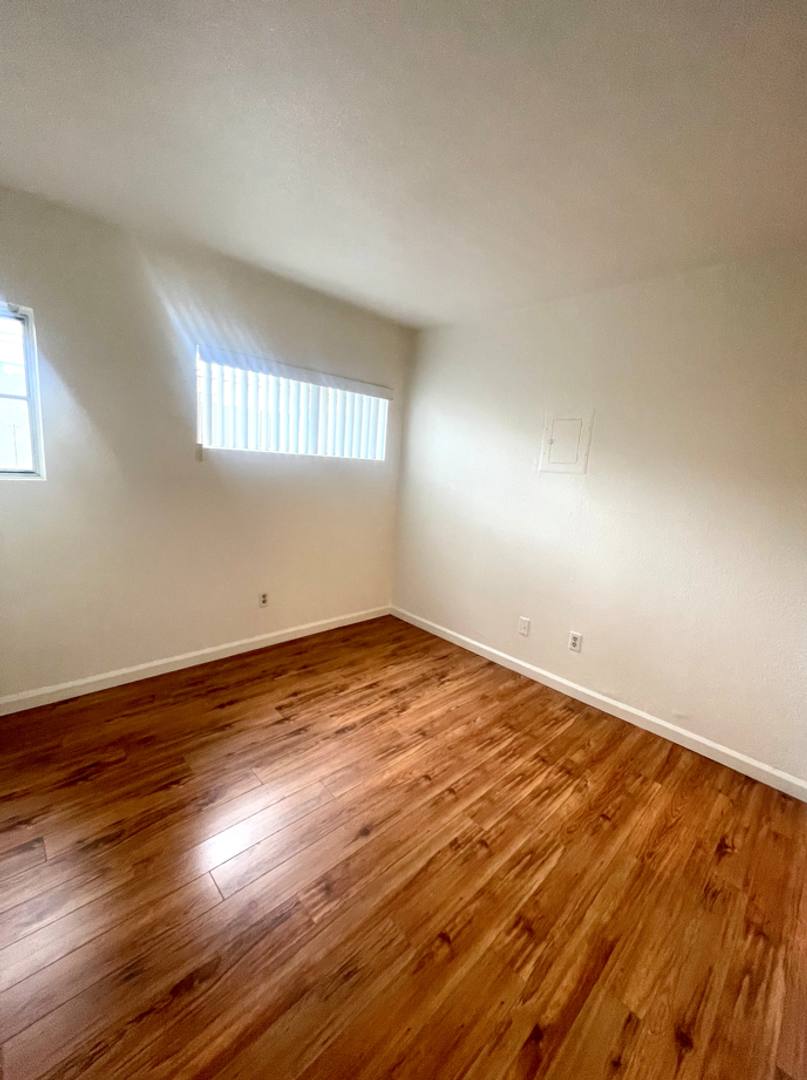 Apartment for rent at 2535 Kansas Ave, Santa Monica, CA 90404