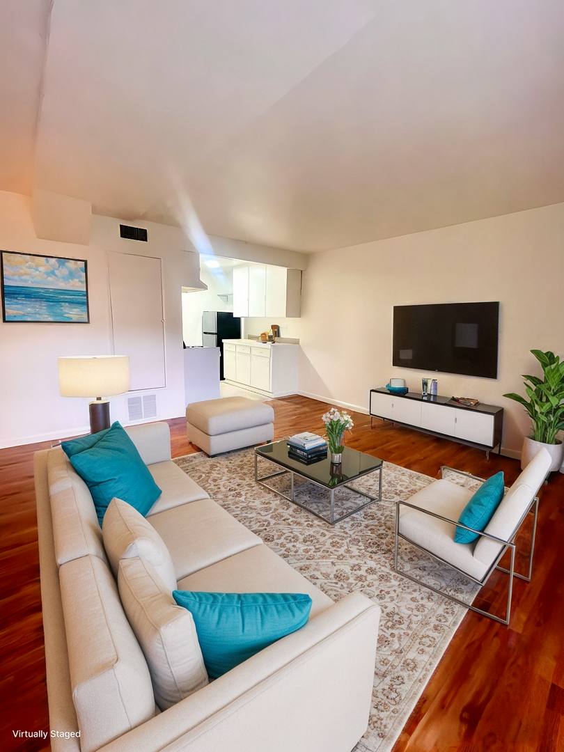 Apartment for rent at 2535 Kansas Ave, Santa Monica, CA 90404